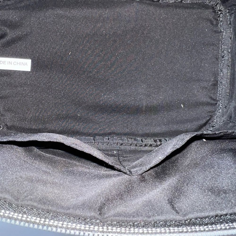 NEW Izak Cosmetic Case - Picture 8 of 9
